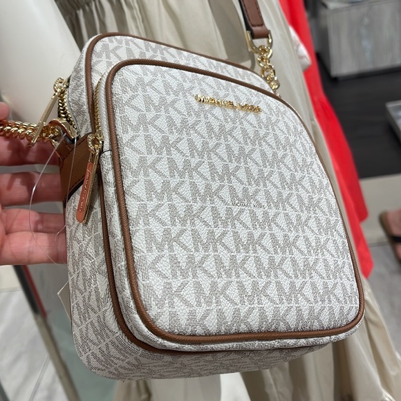 Michael Kors Jet Set Travel NS Chain Medium Logo Crossbody Bag Vanilla Color - Picture 15 of 16